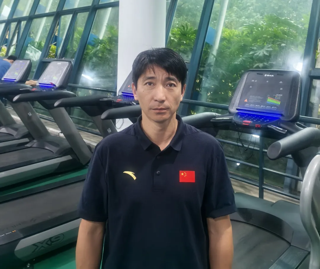 凡人微光 | 跑道上的传承，用爱与责任书写教育人生